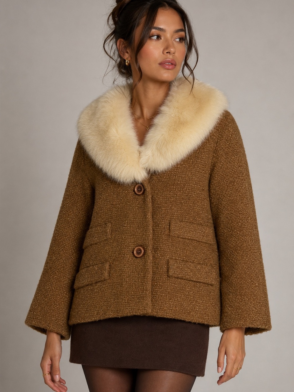 Vintage Brown Wool Tweed Bouclé Coat with Cream Fur Collar Sz Small Wood buttons